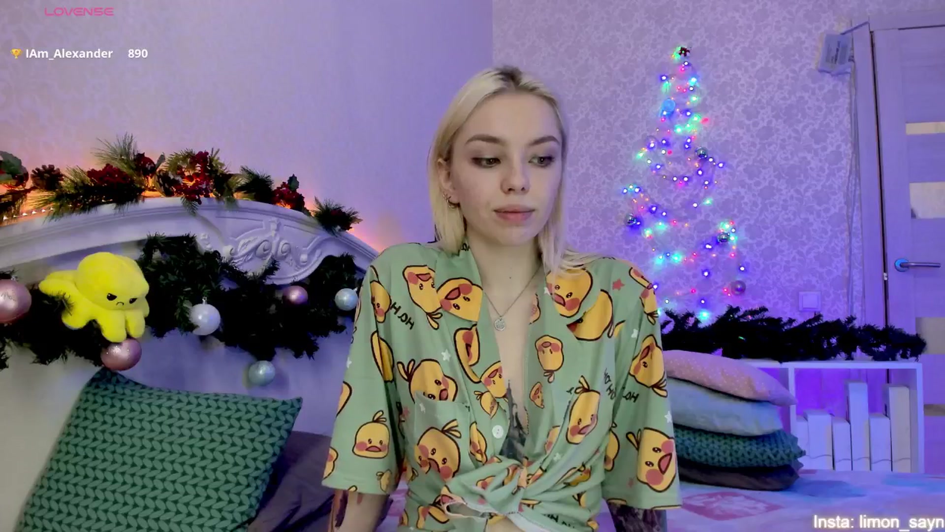 Gallery image thumbnail from LilliMoore_'s myfreecams stream on, 12/25/2024, 03:17 image 10 of 20
