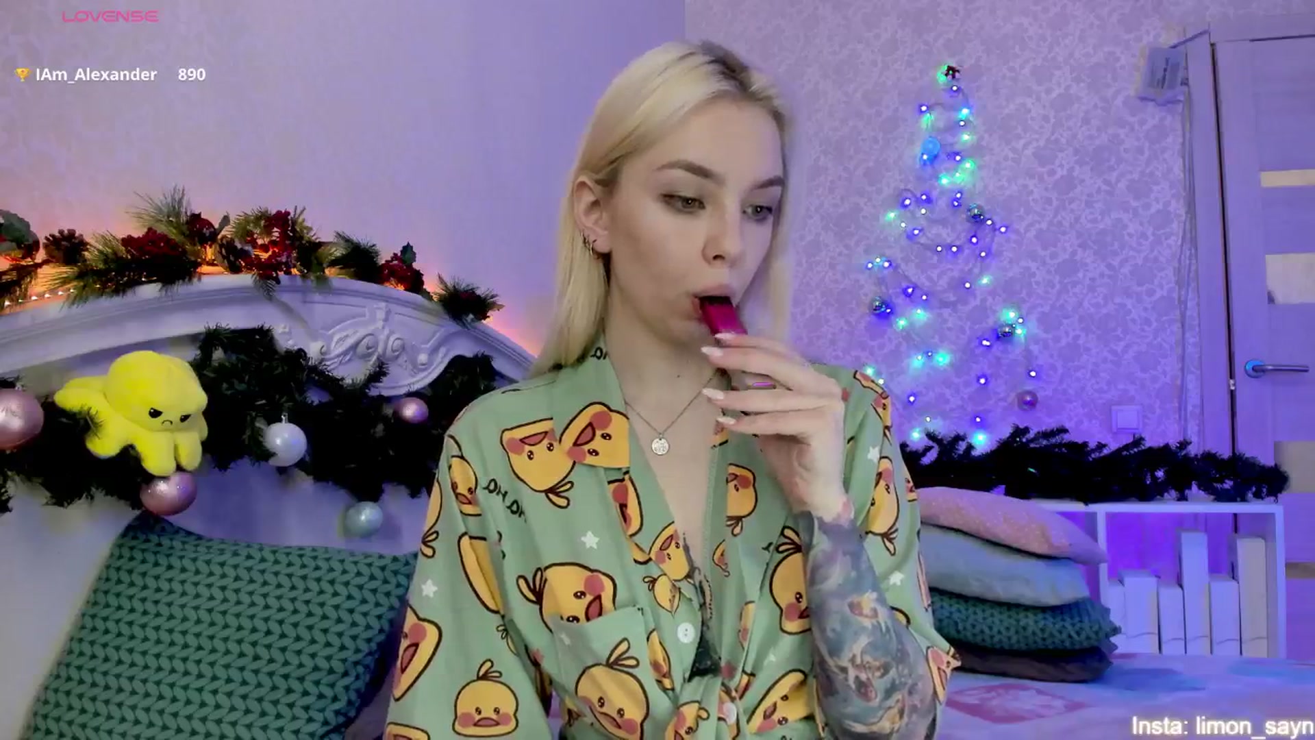 Gallery image thumbnail from LilliMoore_'s myfreecams stream on, 12/25/2024, 03:17 image 9 of 20