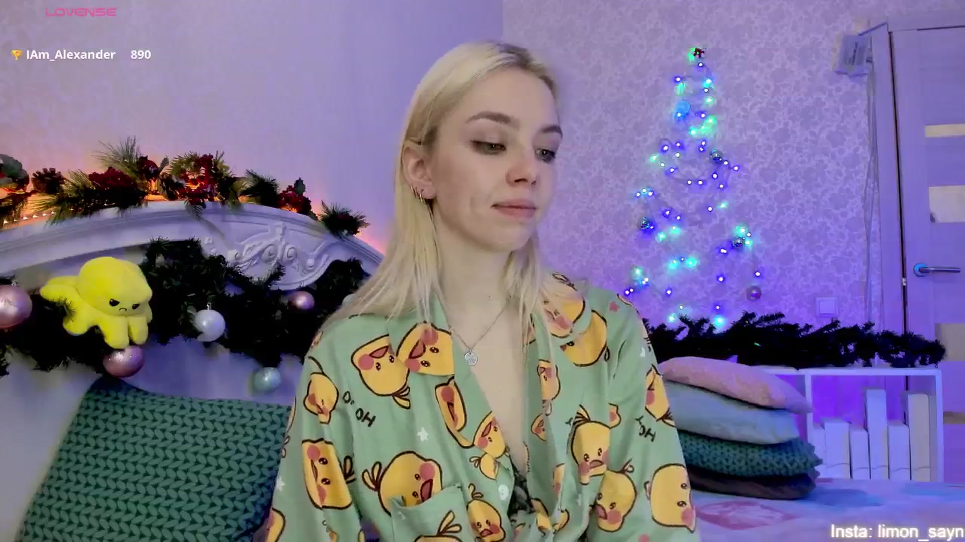 Gallery image thumbnail from LilliMoore_'s myfreecams stream on, 12/25/2024, 03:17 image 14 of 20