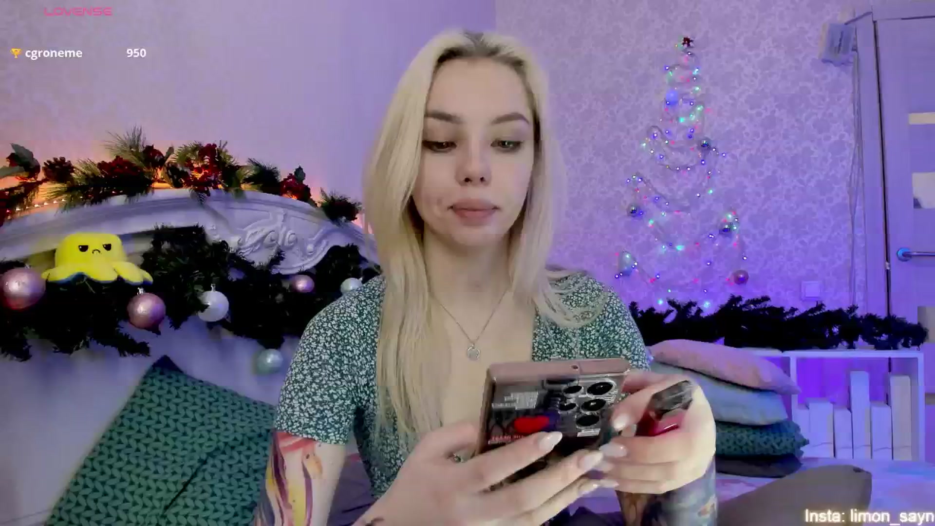 Gallery image thumbnail from LilliMoore_'s myfreecams stream on, 12/26/2024, 02:48 image 11 of 20