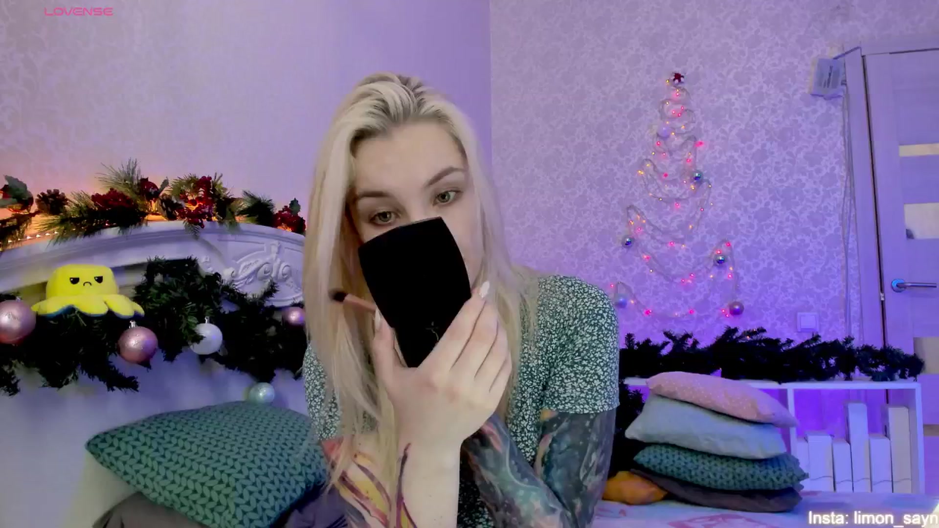 Gallery image thumbnail from LilliMoore_'s myfreecams stream on, 12/26/2024, 02:48 image 1 of 20
