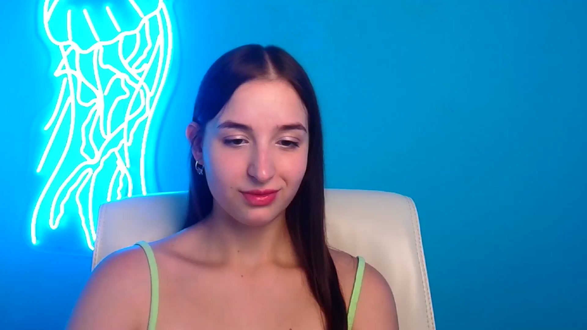 Gallery image thumbnail from Lilli_Fun's myfreecams stream on, 07/21/2024, 08:34 image 6 of 20
