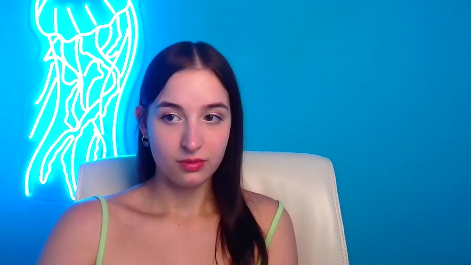 Gallery image thumbnail from Lilli_Fun's myfreecams stream on, 07/21/2024, 08:34 image 17 of 20