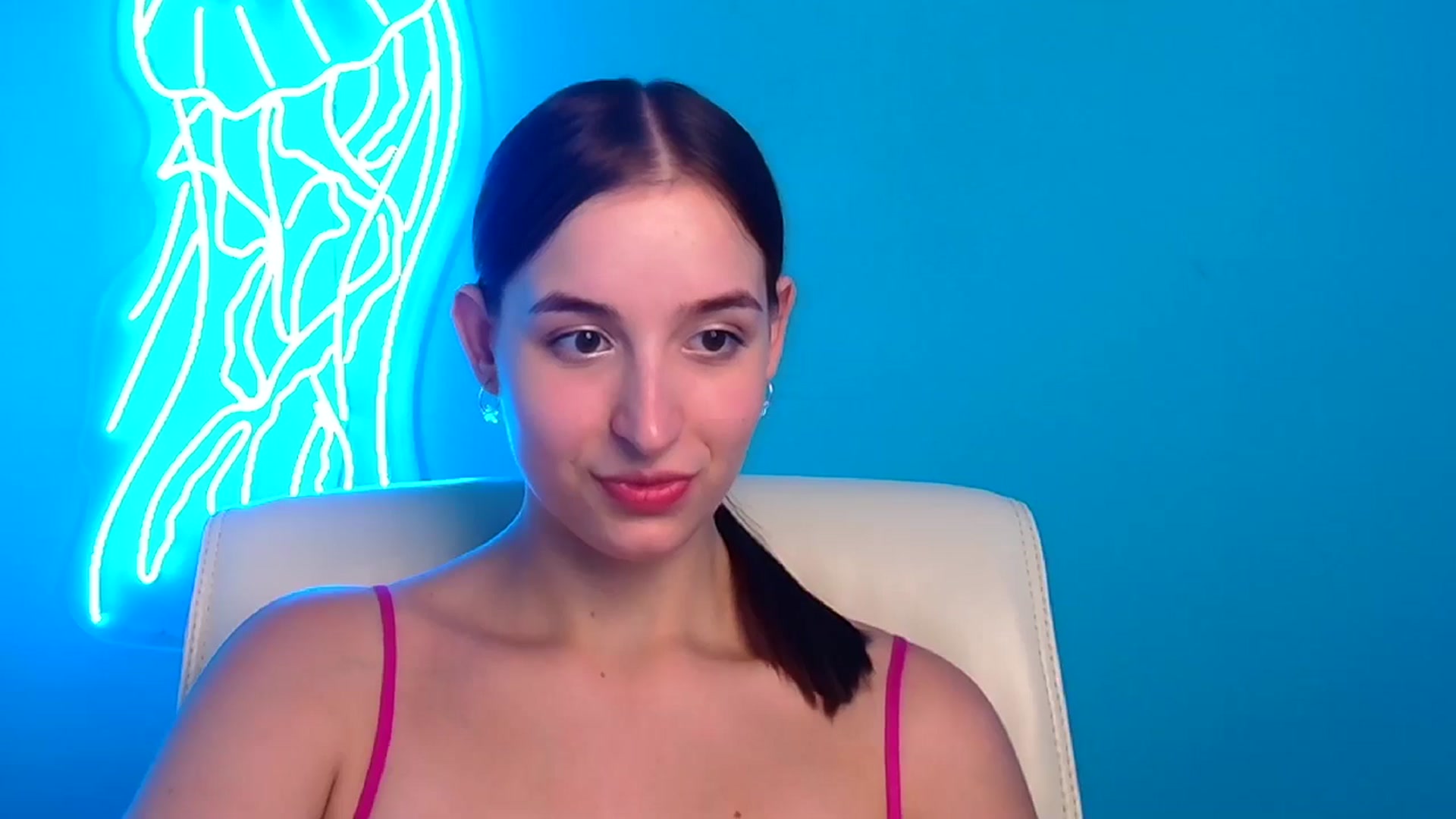 Gallery image thumbnail from Lilli_Fun's myfreecams stream on, 07/21/2024, 16:20 image 15 of 20