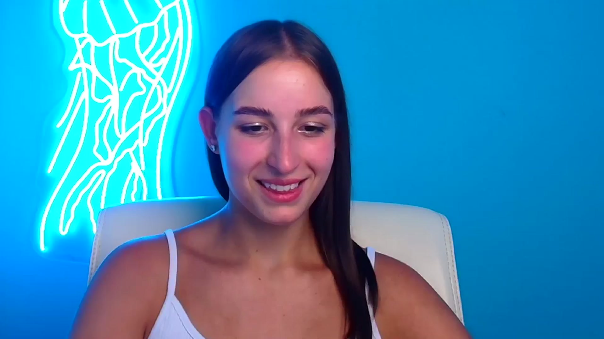 Gallery image thumbnail from Lilli_Fun's myfreecams stream on, 08/09/2024, 12:32 image 4 of 20