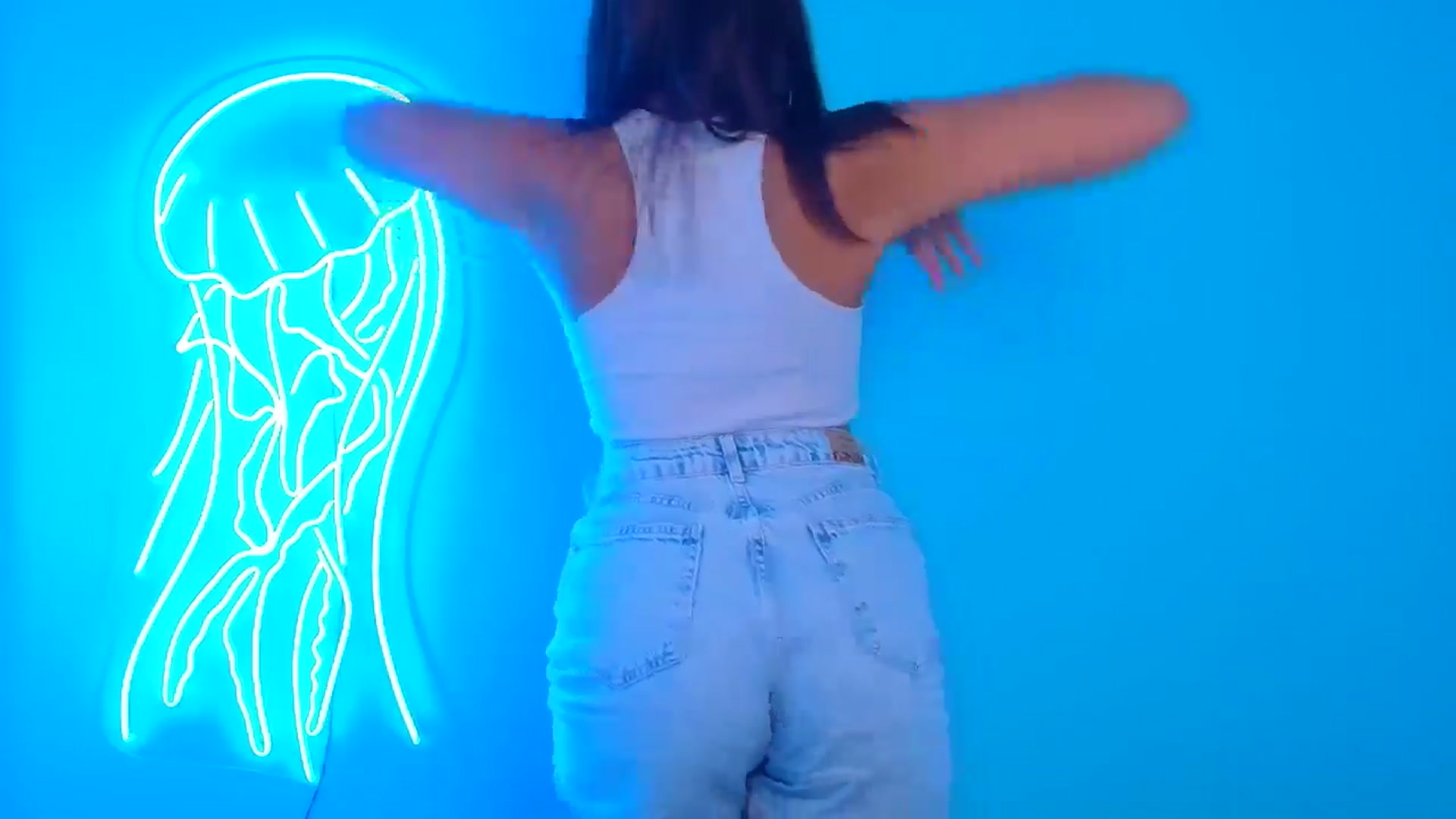 Gallery image thumbnail from Lilli_Fun's myfreecams stream on, 08/11/2024, 10:07 image 6 of 20