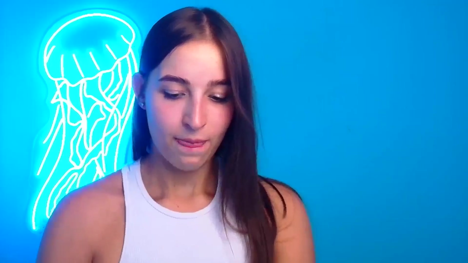Gallery image thumbnail from Lilli_Fun's myfreecams stream on, 08/11/2024, 10:54 image 17 of 20