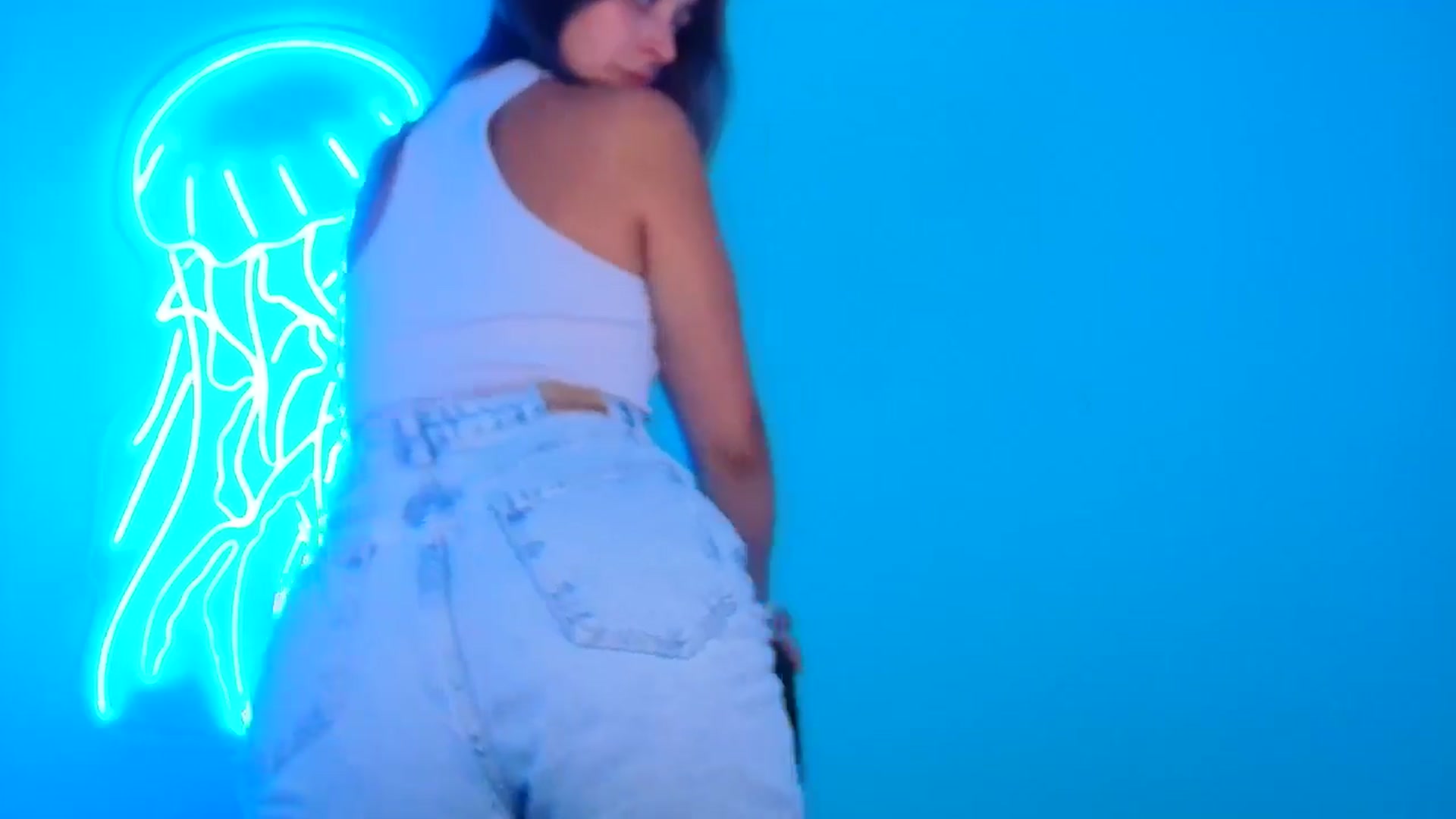 Gallery image thumbnail from Lilli_Fun's myfreecams stream on, 08/11/2024, 10:54 image 6 of 20