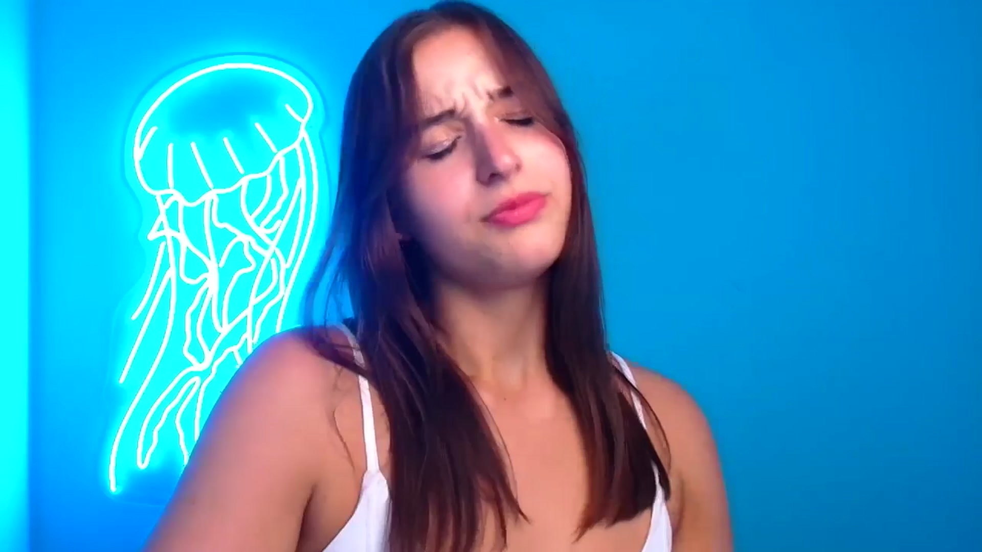 Gallery image thumbnail from Lilli_Fun's myfreecams stream on, 08/18/2024, 20:33 image 15 of 20