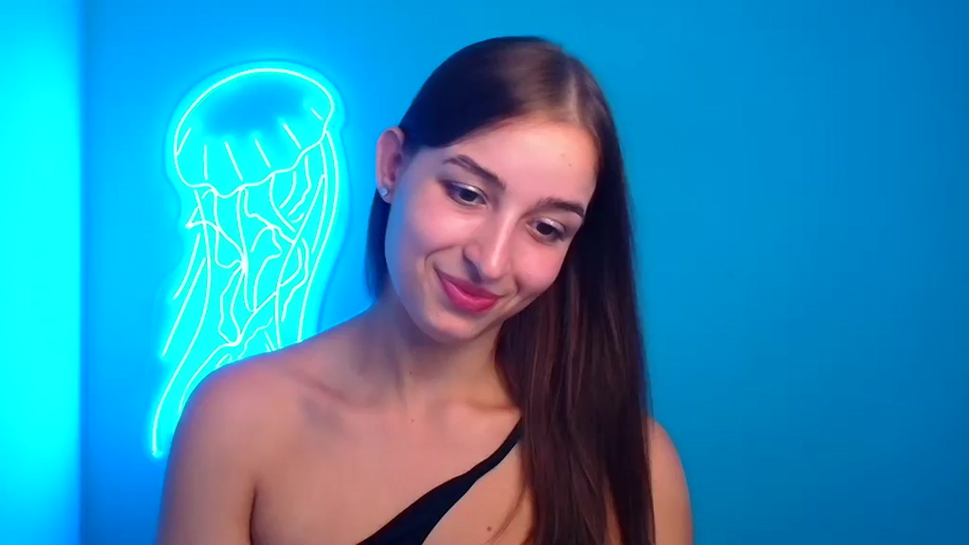 Gallery image thumbnail from Lilli_Fun's myfreecams stream on, 08/25/2024, 19:39 image 12 of 20