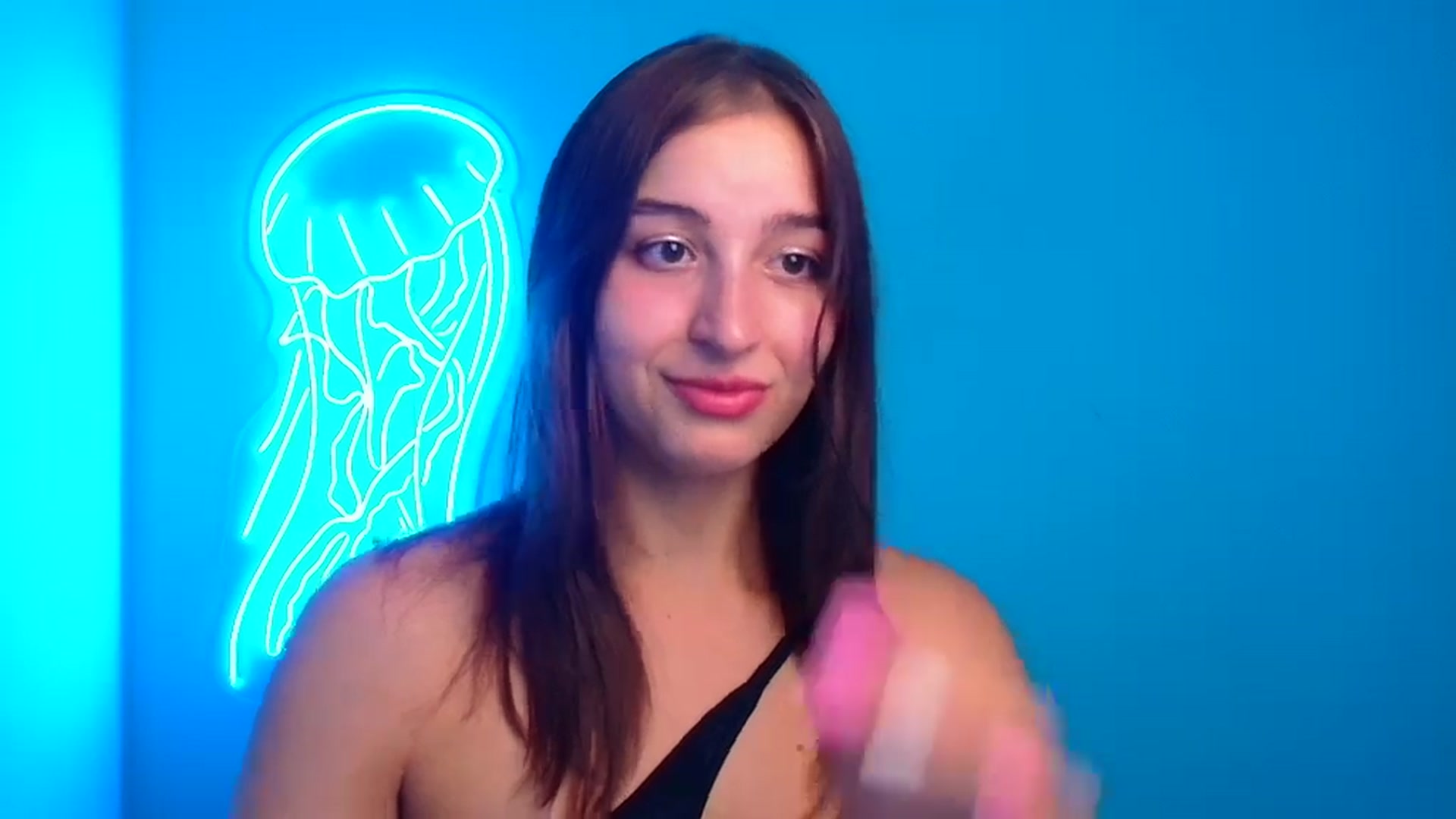 Gallery image thumbnail from Lilli_Fun's myfreecams stream on, 08/25/2024, 19:39 image 20 of 20