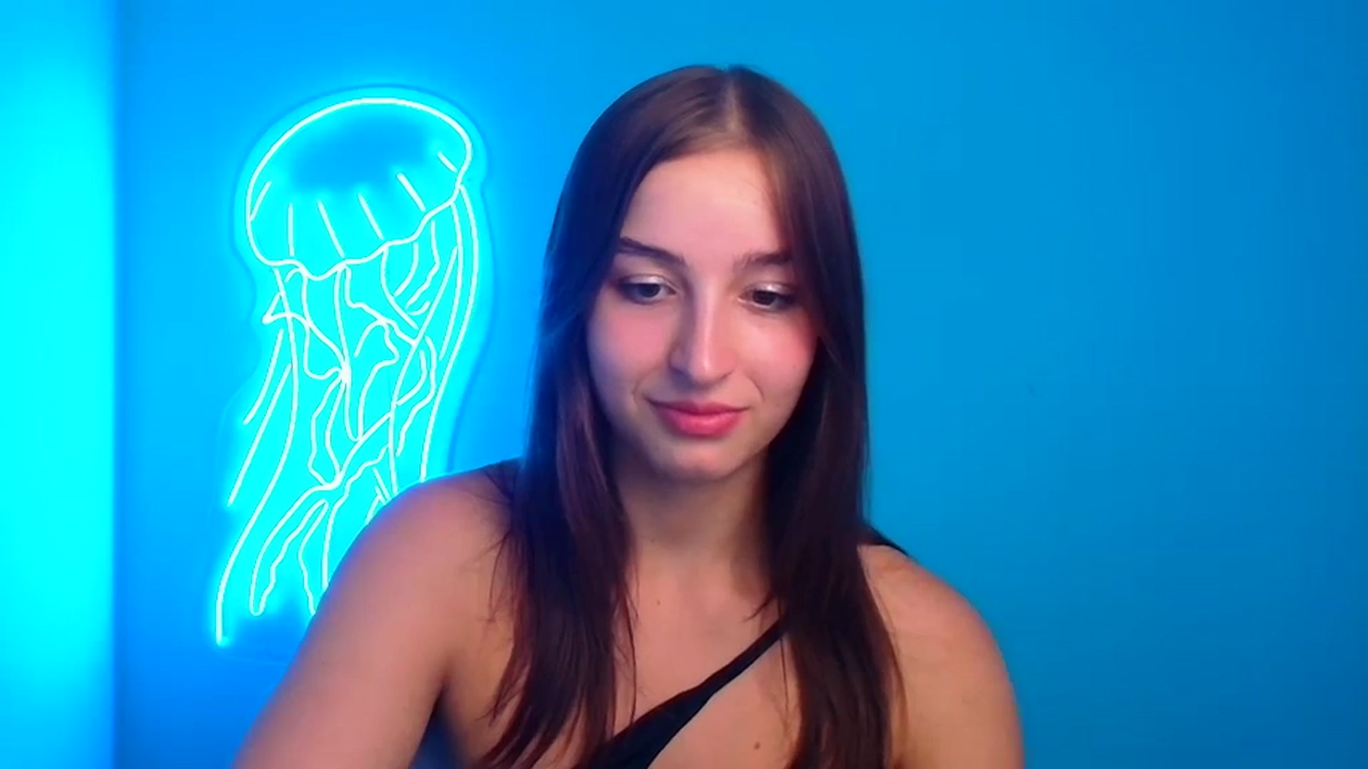 Gallery image thumbnail from Lilli_Fun's myfreecams stream on, 08/25/2024, 21:36 image 4 of 20