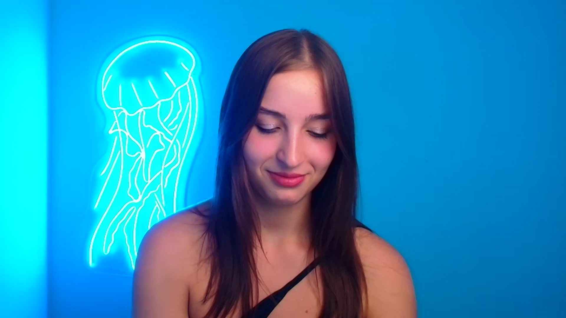 Gallery image thumbnail from Lilli_Fun's myfreecams stream on, 08/25/2024, 21:36 image 3 of 20