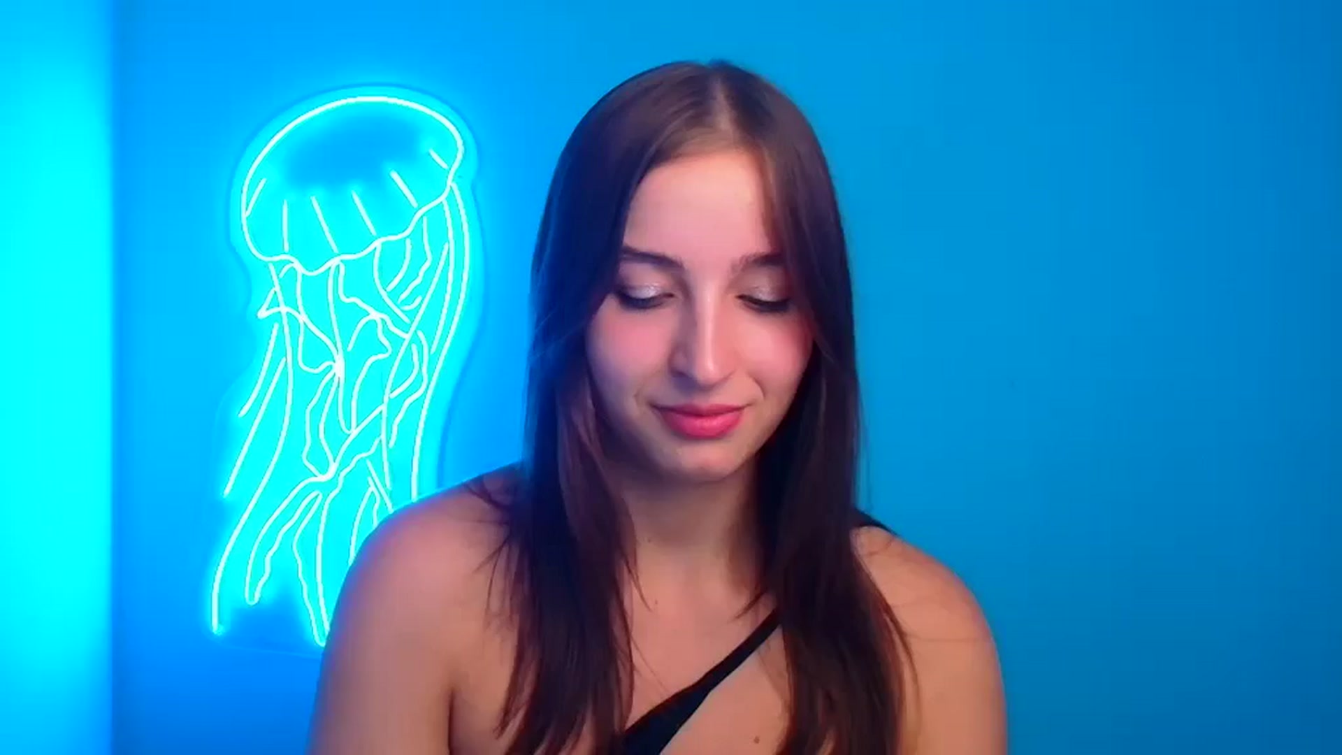 Gallery image thumbnail from Lilli_Fun's myfreecams stream on, 08/25/2024, 21:36 image 2 of 20
