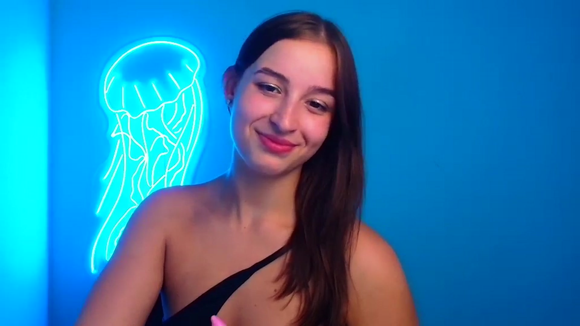Gallery image thumbnail from Lilli_Fun's myfreecams stream on, 08/25/2024, 21:36 image 10 of 20