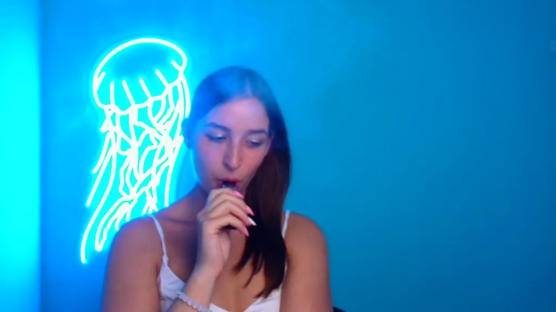 Gallery image thumbnail from Lilli_Fun's myfreecams stream on, 08/26/2024, 24:18 image 19 of 20