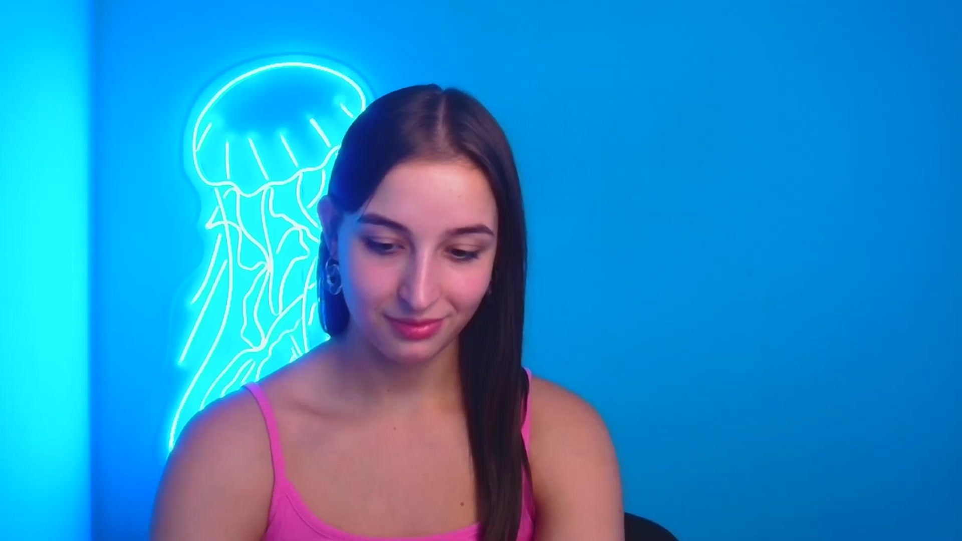 Gallery image thumbnail from Lilli_Fun's myfreecams stream on, 09/28/2024, 10:22 image 18 of 20