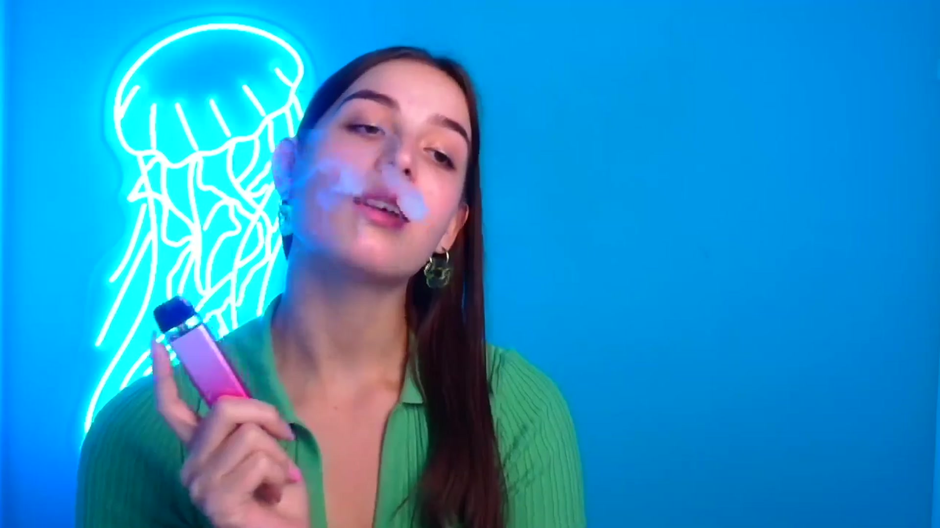 Gallery image thumbnail from Lilli_Fun's myfreecams stream on, 10/13/2024, 14:52 image 15 of 20