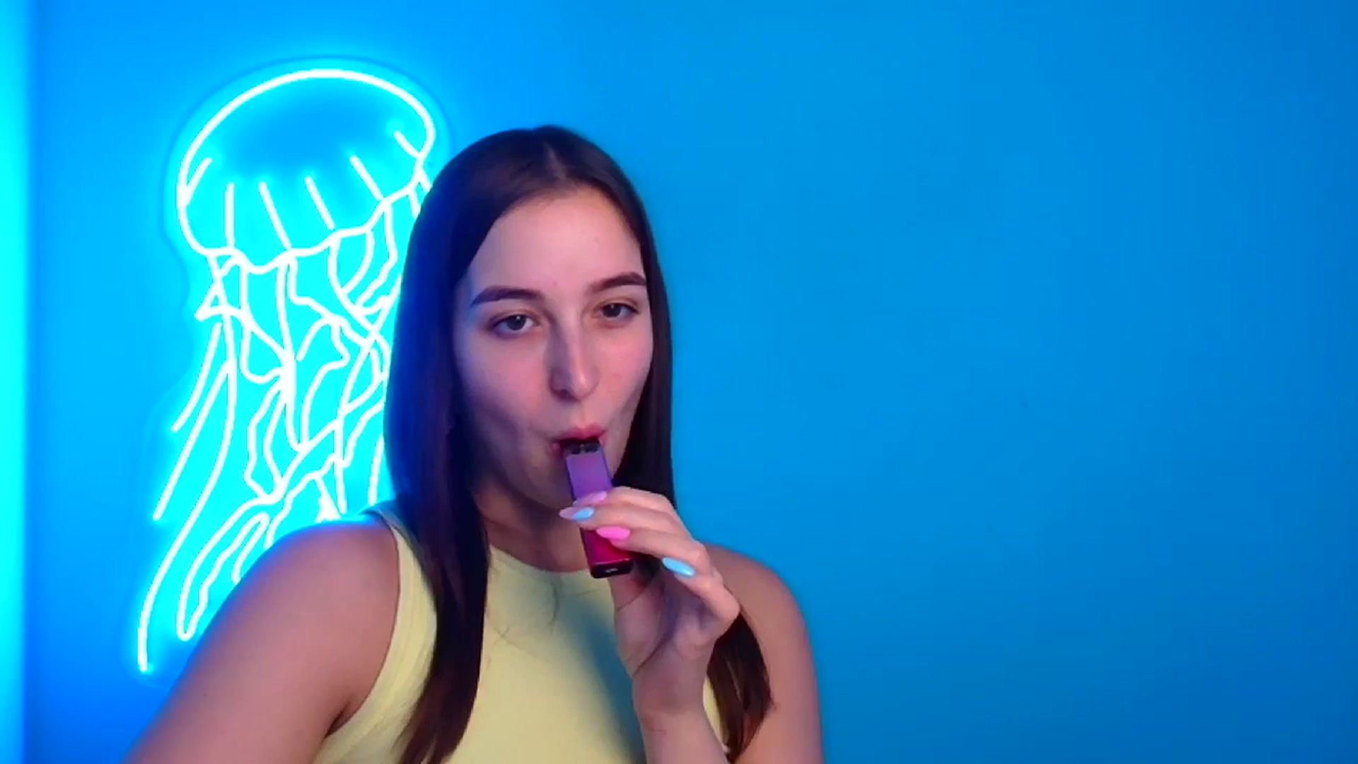 Gallery image thumbnail from Lilli_Fun's myfreecams stream on, 10/15/2024, 15:11 image 9 of 20