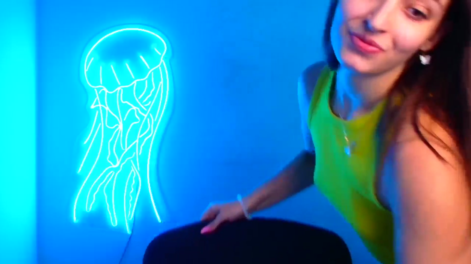 Gallery image thumbnail from Lilli_Fun's myfreecams stream on, 10/19/2024, 10:49 image 5 of 20
