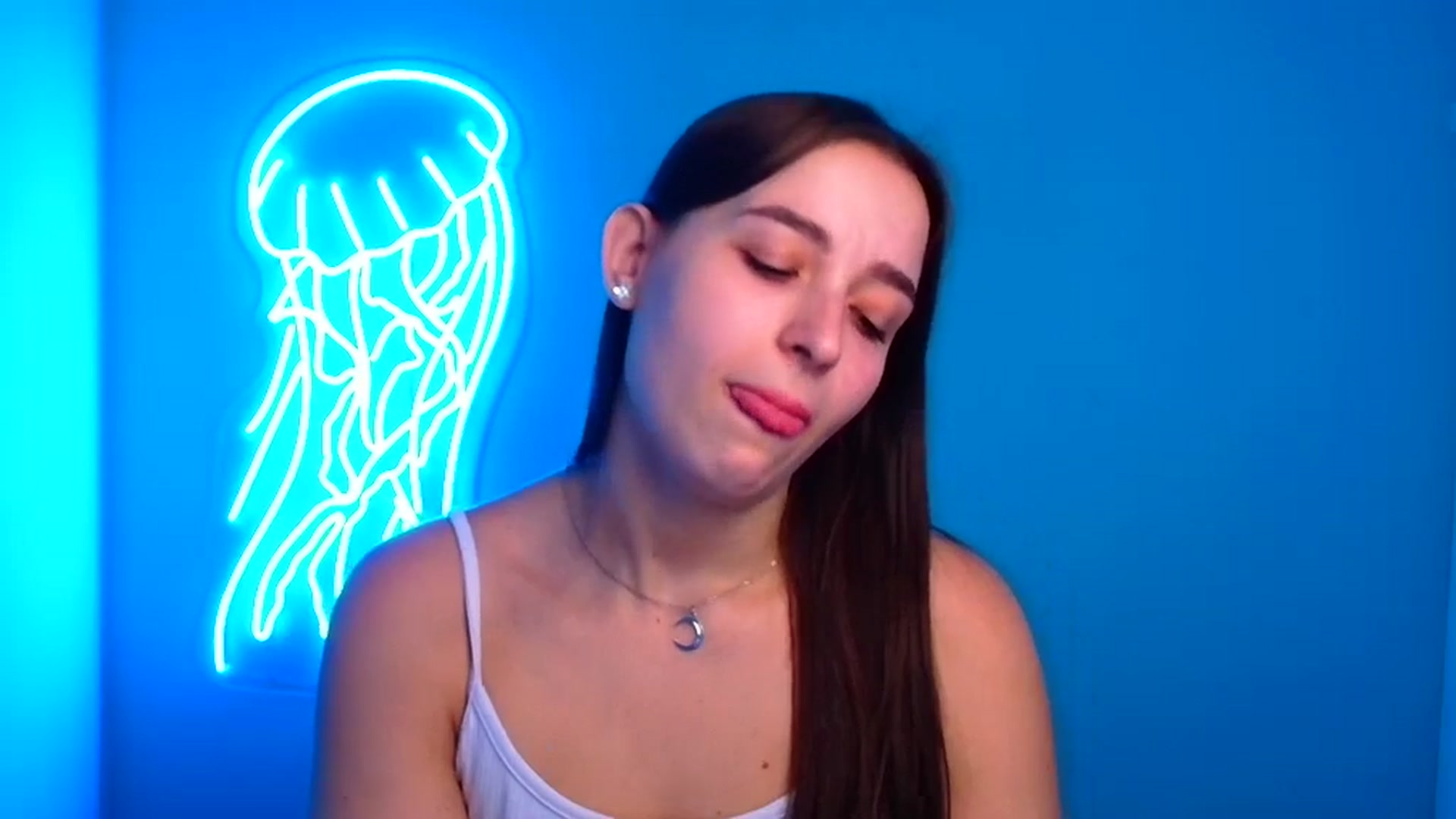 Gallery image thumbnail from Lilli_Fun's myfreecams stream on, 10/21/2024, 09:00 image 7 of 20