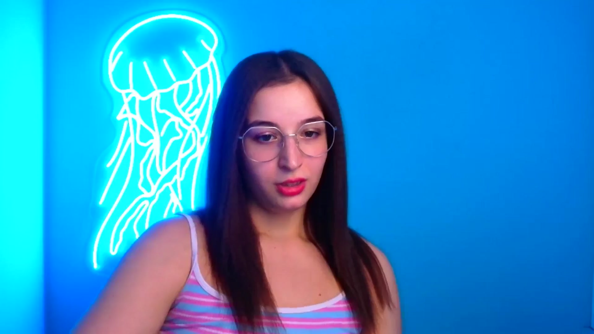 Gallery image thumbnail from Lilli_Fun's myfreecams stream on, 11/17/2024, 16:42 image 12 of 20