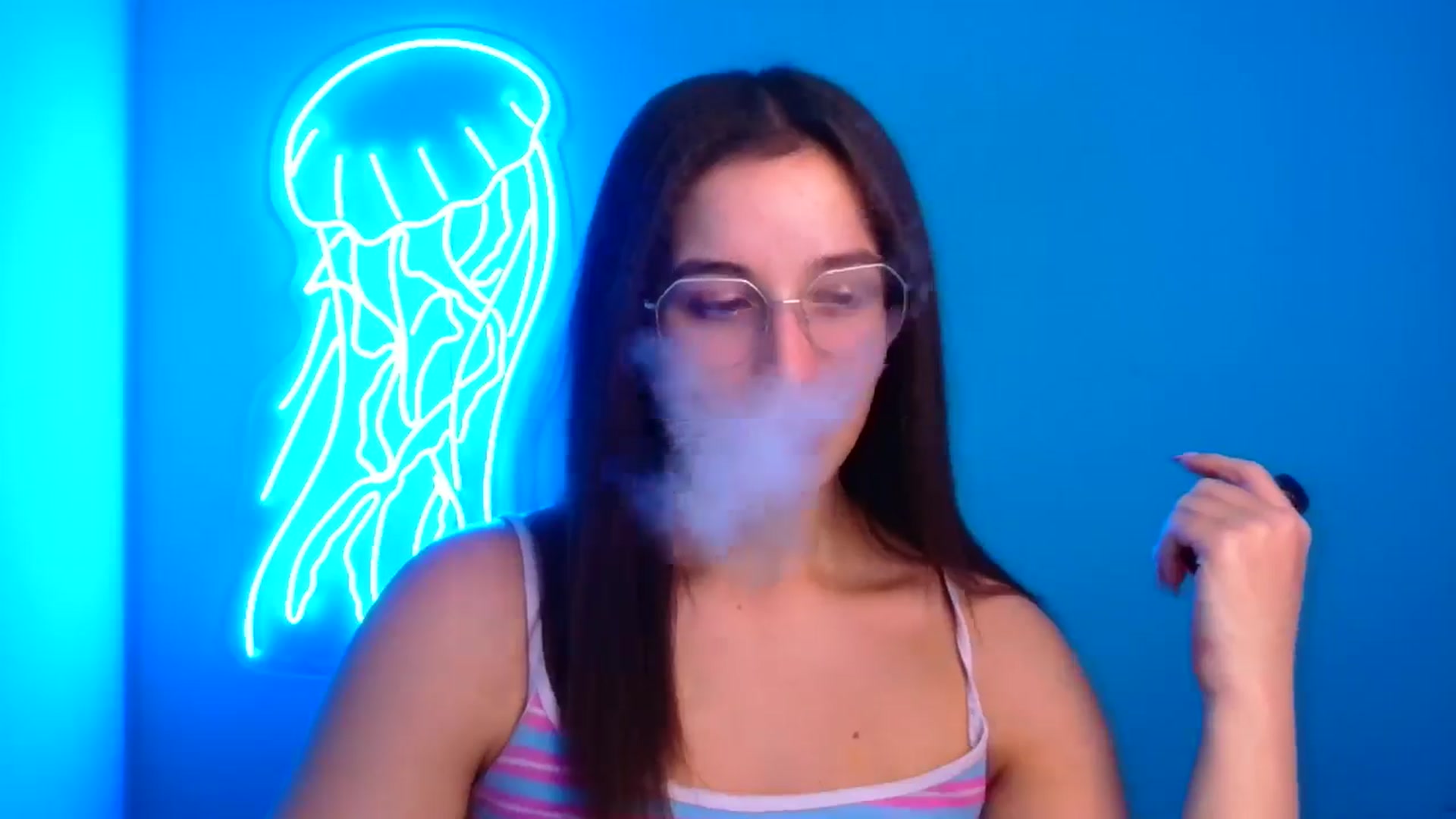 Gallery image thumbnail from Lilli_Fun's myfreecams stream on, 11/17/2024, 18:38 image 9 of 20