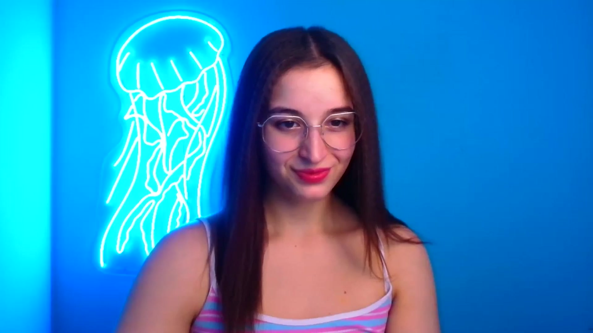 Gallery image thumbnail from Lilli_Fun's myfreecams stream on, 11/17/2024, 18:38 image 3 of 20