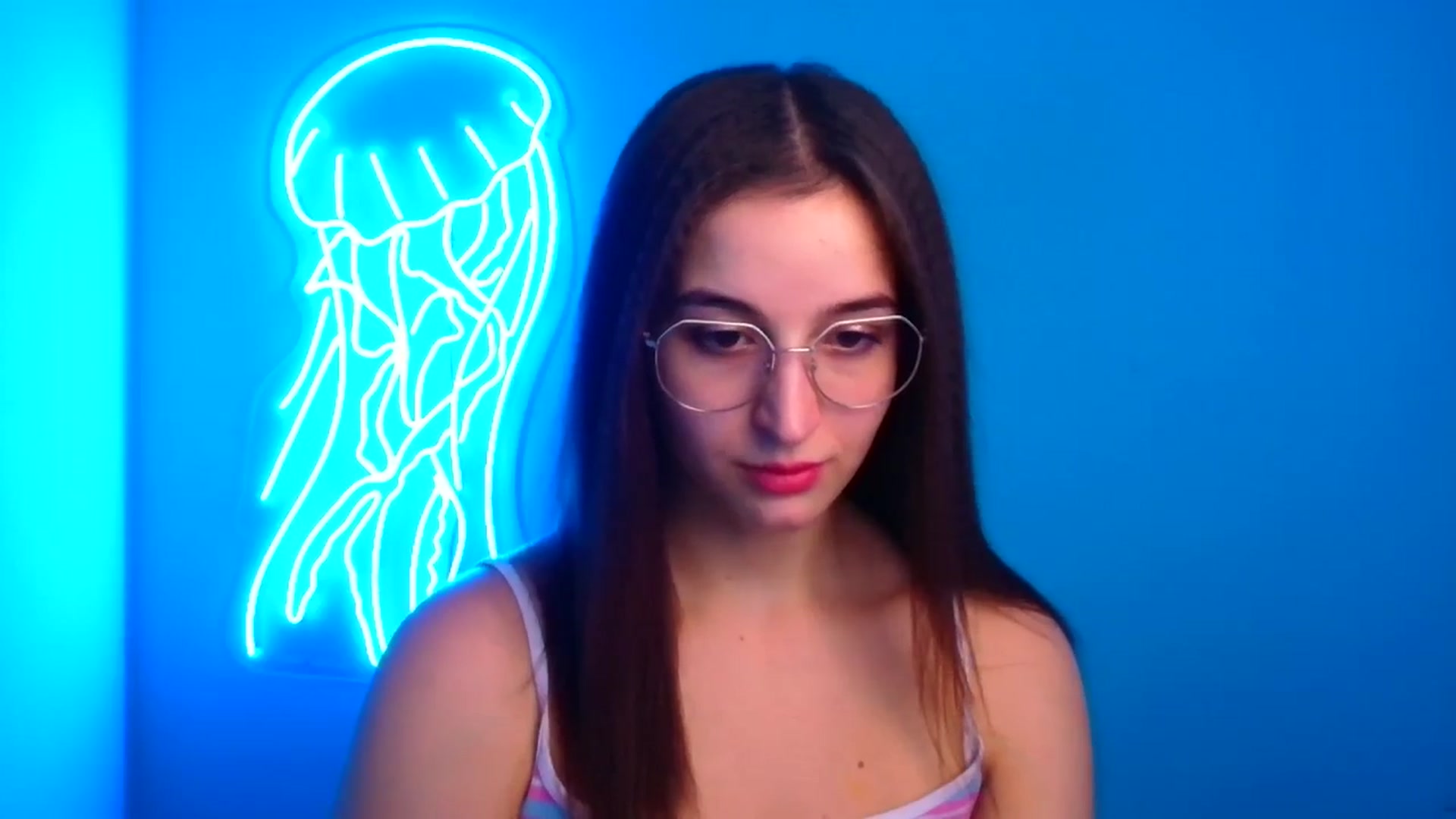 Gallery image thumbnail from Lilli_Fun's myfreecams stream on, 11/17/2024, 18:38 image 6 of 20