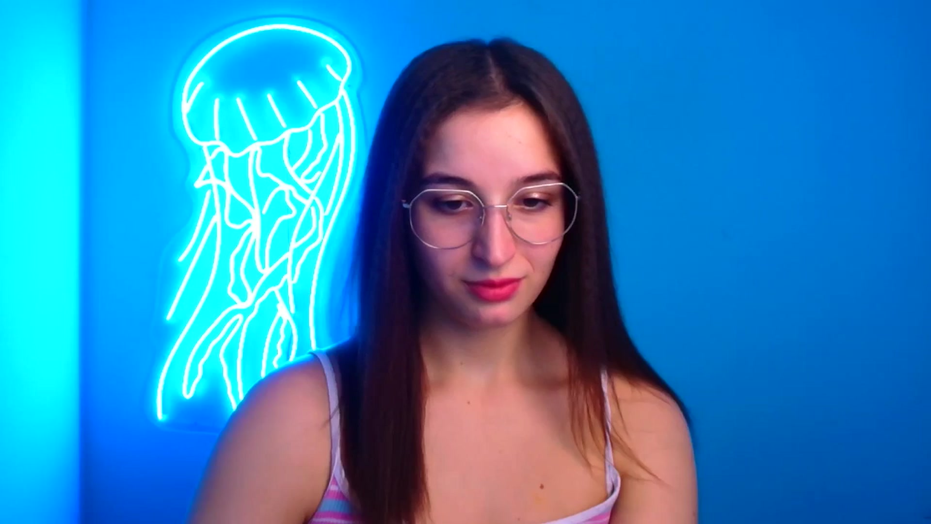 Gallery image thumbnail from Lilli_Fun's myfreecams stream on, 11/17/2024, 18:38 image 5 of 20