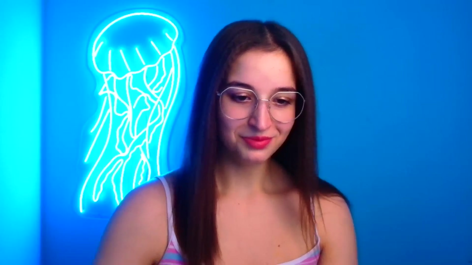 Gallery image thumbnail from Lilli_Fun's myfreecams stream on, 11/17/2024, 18:38 image 7 of 20