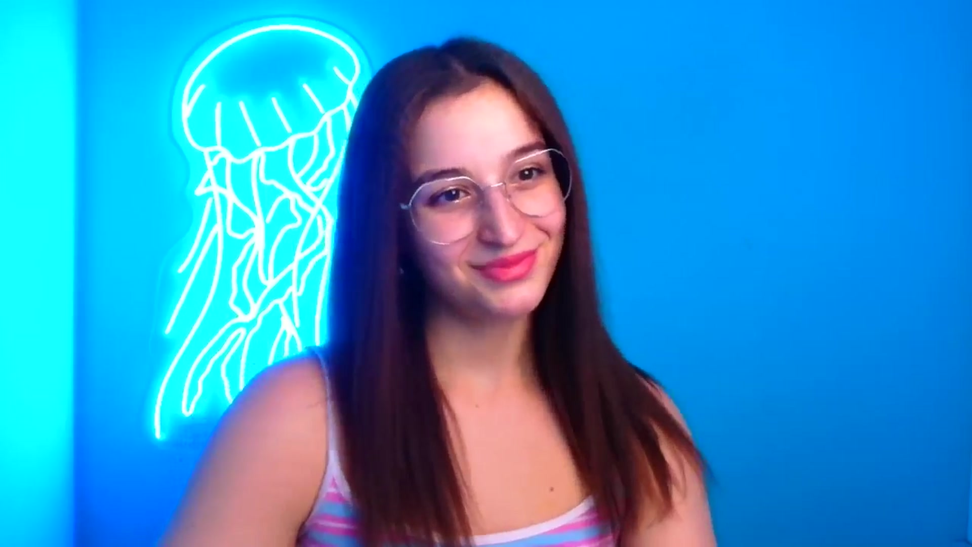 Gallery image thumbnail from Lilli_Fun's myfreecams stream on, 11/17/2024, 19:56 image 16 of 20