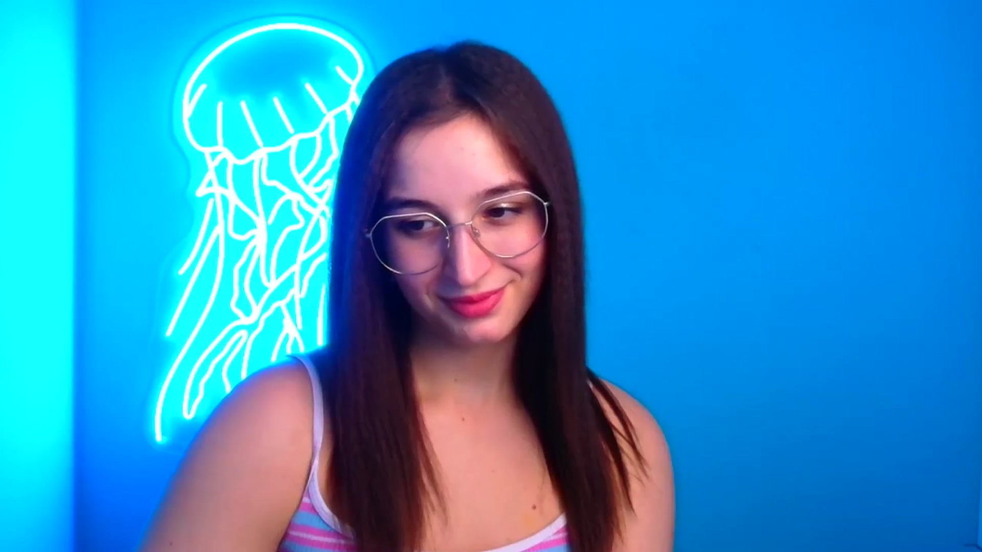 Gallery image thumbnail from Lilli_Fun's myfreecams stream on, 11/17/2024, 19:56 image 3 of 20