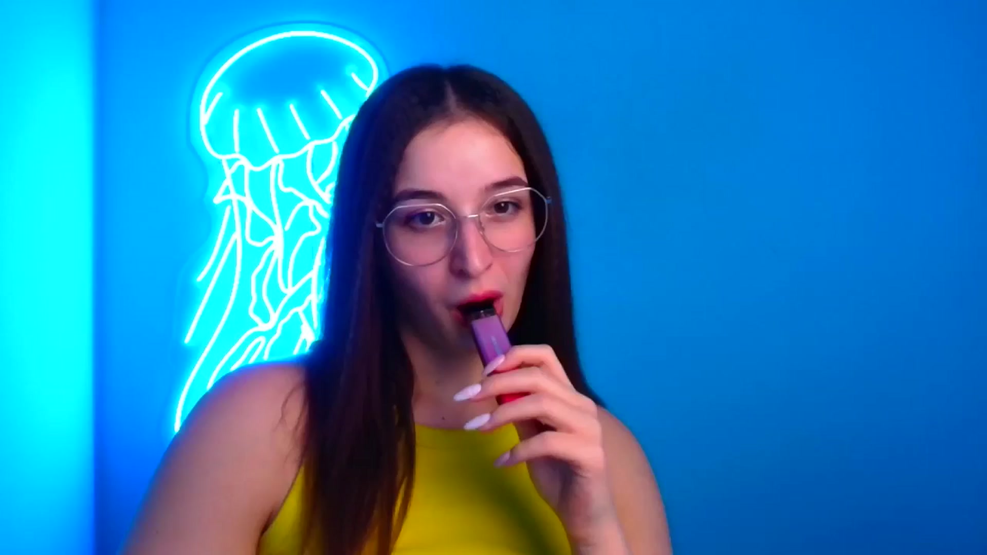 Gallery image thumbnail from Lilli_Fun's myfreecams stream on, 11/18/2024, 10:44 image 15 of 20