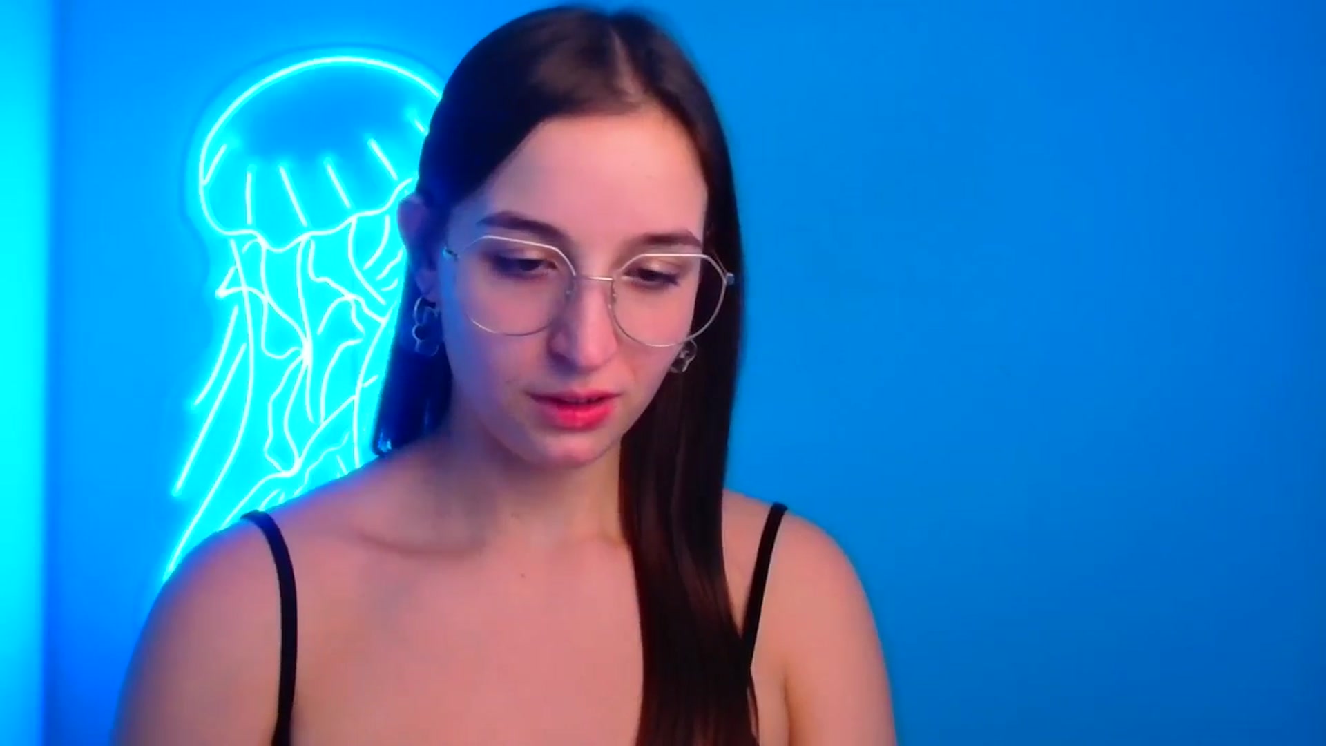 Gallery image thumbnail from Lilli_Fun's myfreecams stream on, 11/24/2024, 16:21 image 9 of 20