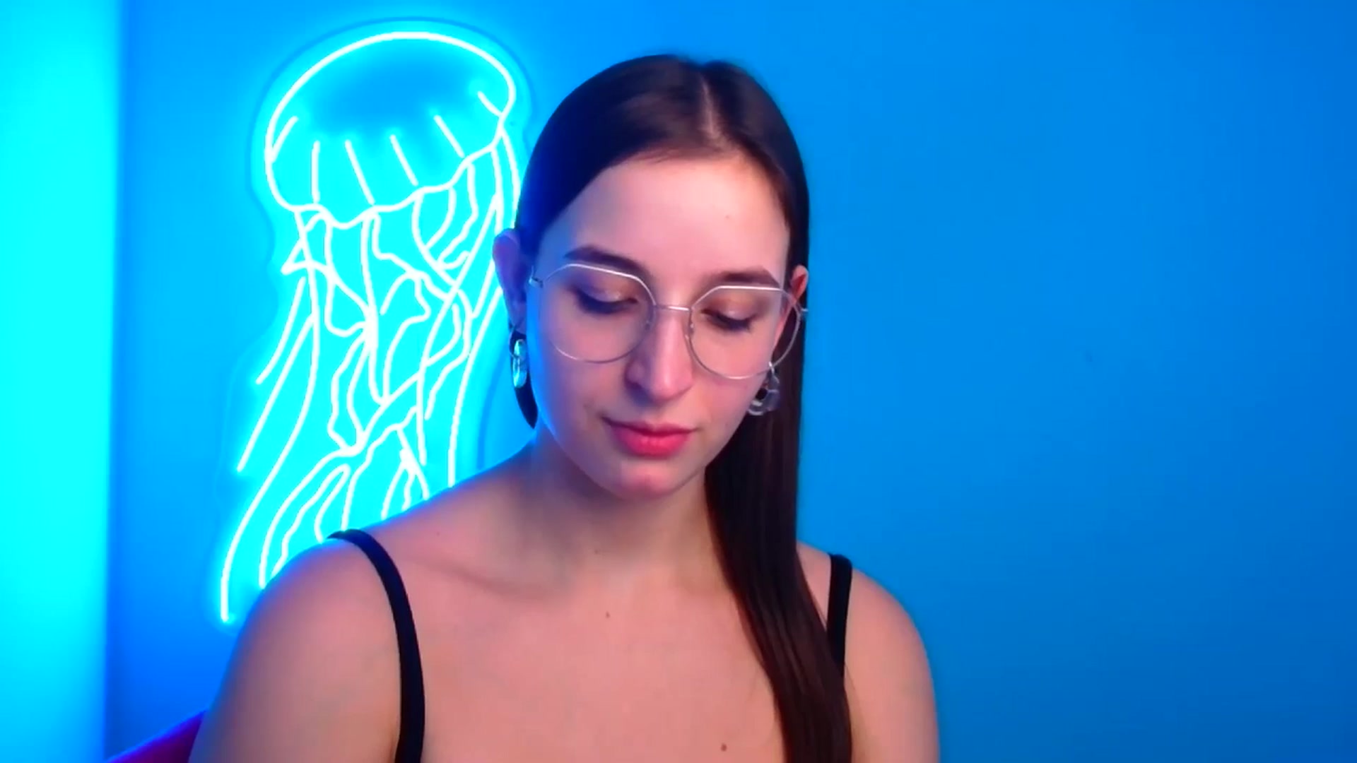 Gallery image thumbnail from Lilli_Fun's myfreecams stream on, 11/24/2024, 18:39 image 16 of 20