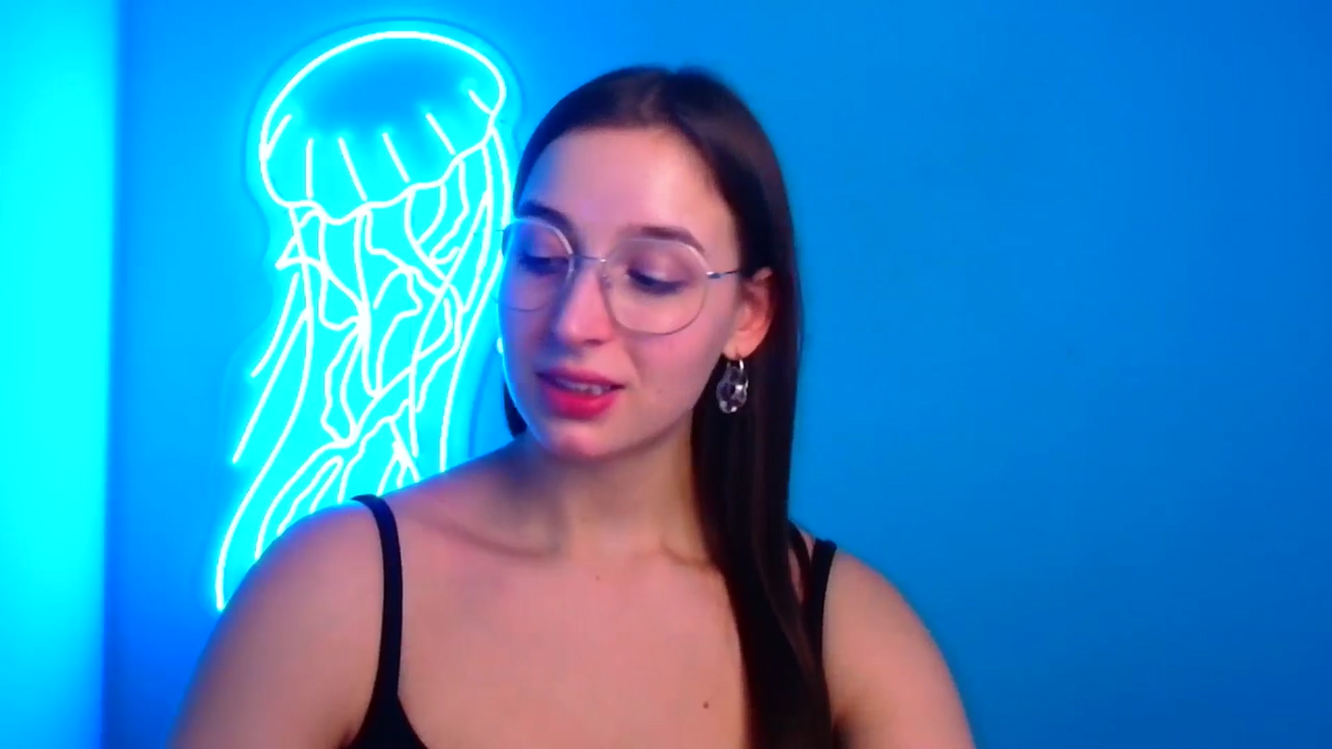 Gallery image thumbnail from Lilli_Fun's myfreecams stream on, 11/24/2024, 18:39 image 10 of 20