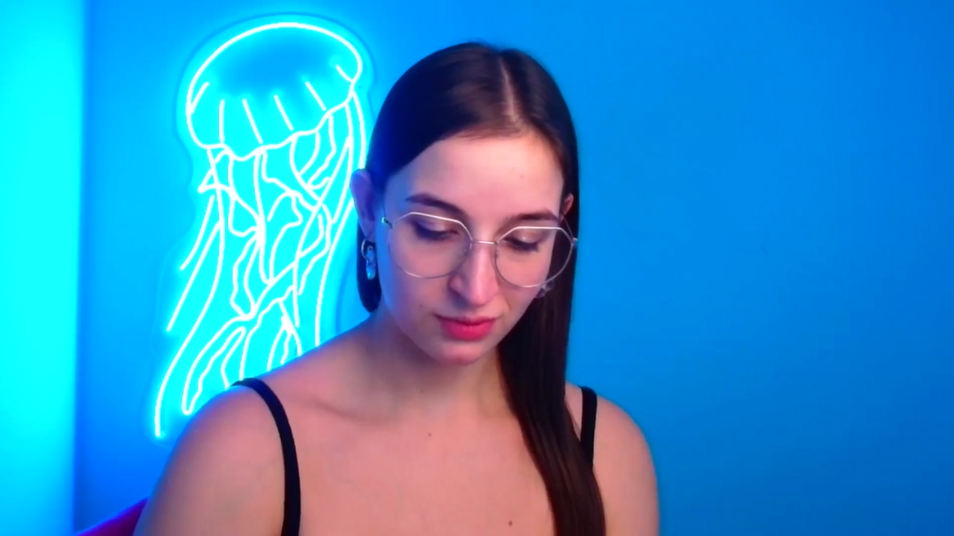 Gallery image thumbnail from Lilli_Fun's myfreecams stream on, 11/24/2024, 18:39 image 17 of 20