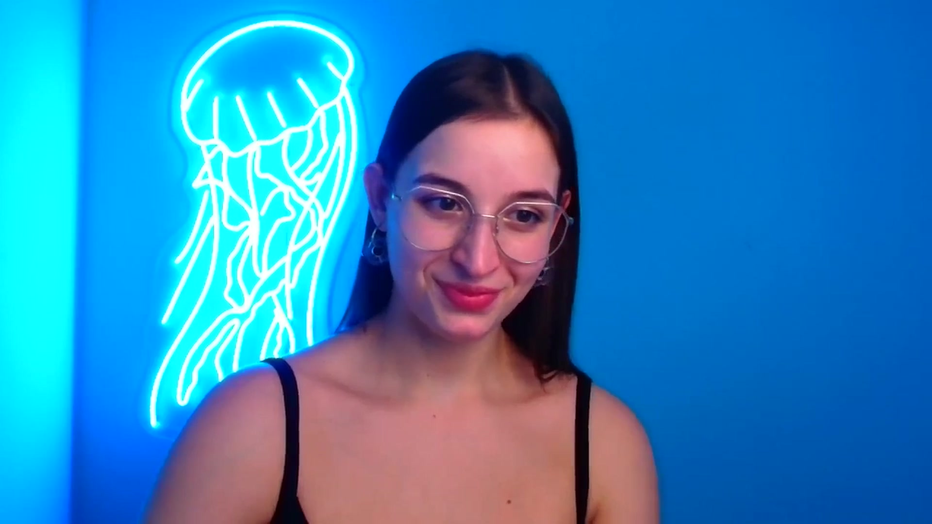 Gallery image thumbnail from Lilli_Fun's myfreecams stream on, 11/24/2024, 18:39 image 7 of 20