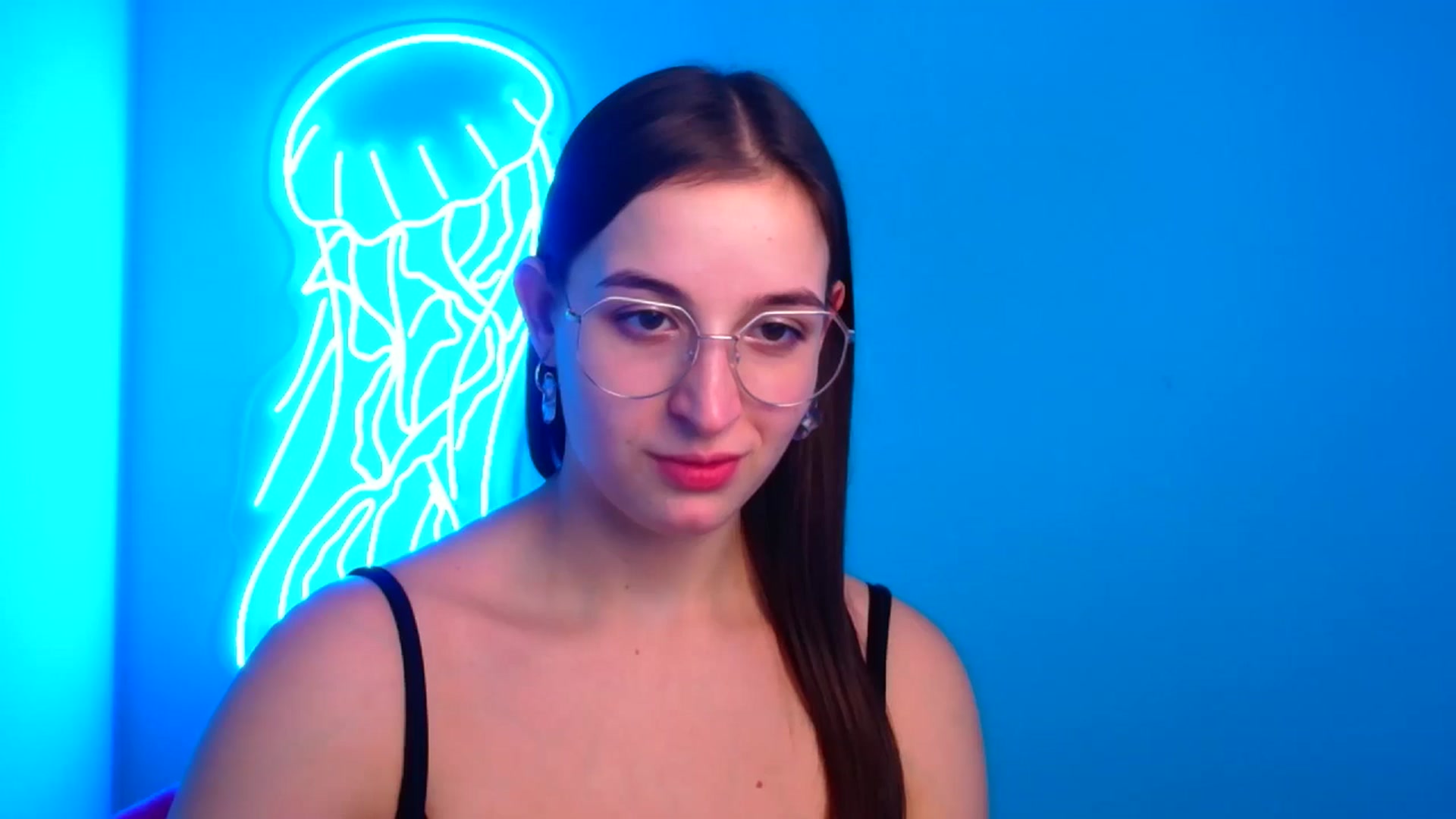 Gallery image thumbnail from Lilli_Fun's myfreecams stream on, 11/24/2024, 18:39 image 18 of 20