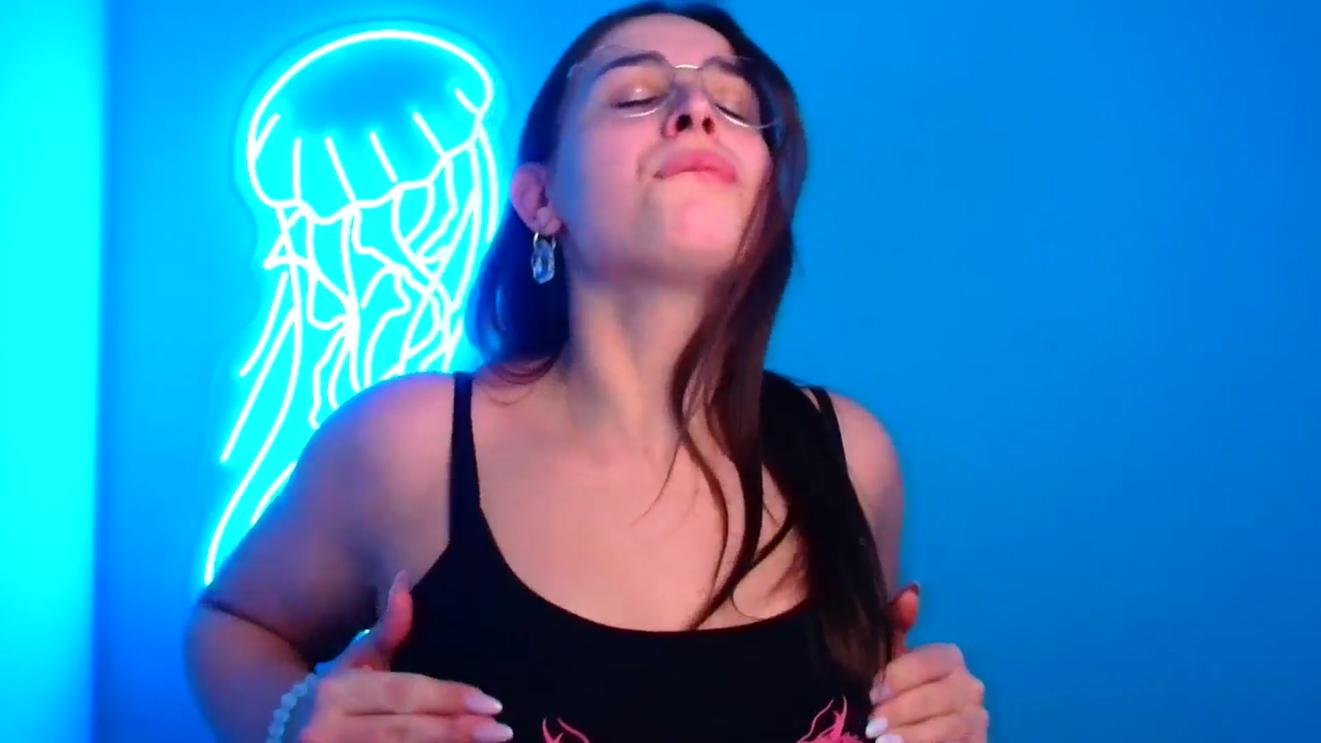 Gallery image thumbnail from Lilli_Fun's myfreecams stream on, 11/24/2024, 20:26 image 17 of 20