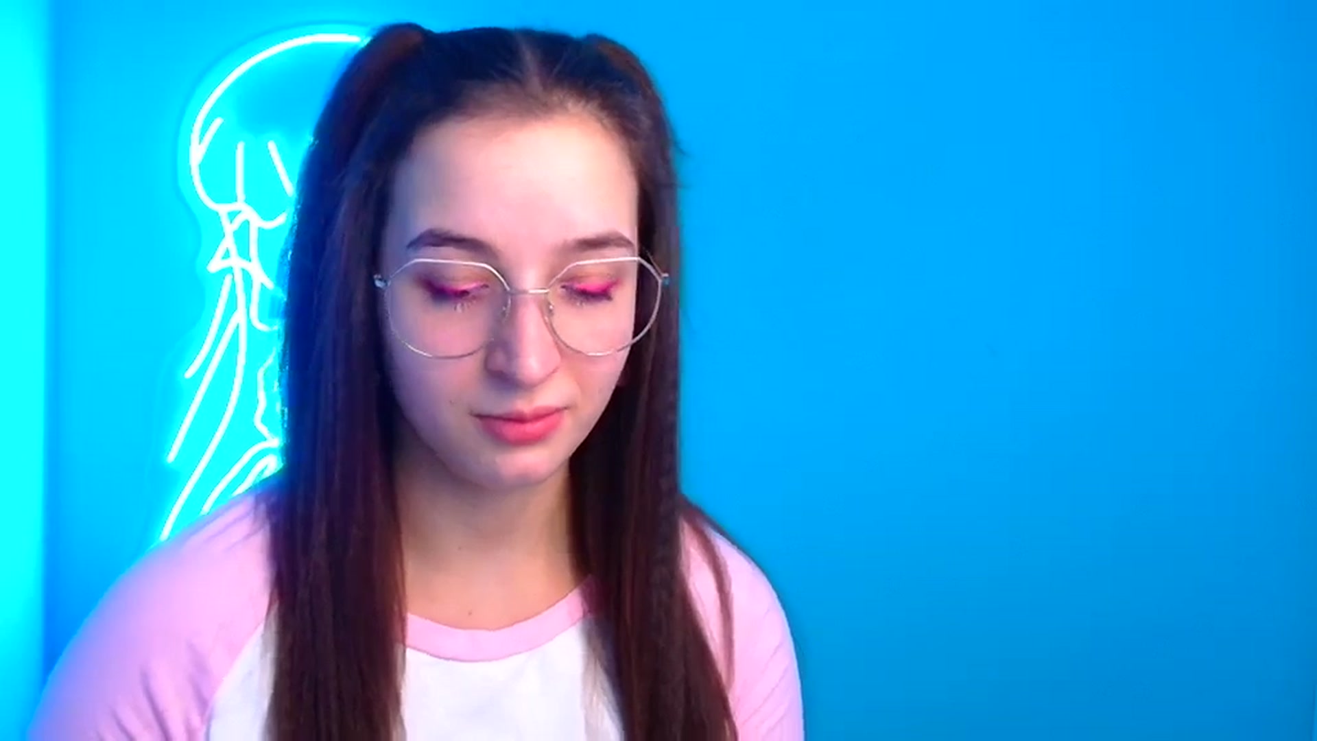 Gallery image thumbnail from Lilli_Fun's myfreecams stream on, 12/01/2024, 18:34 image 11 of 20