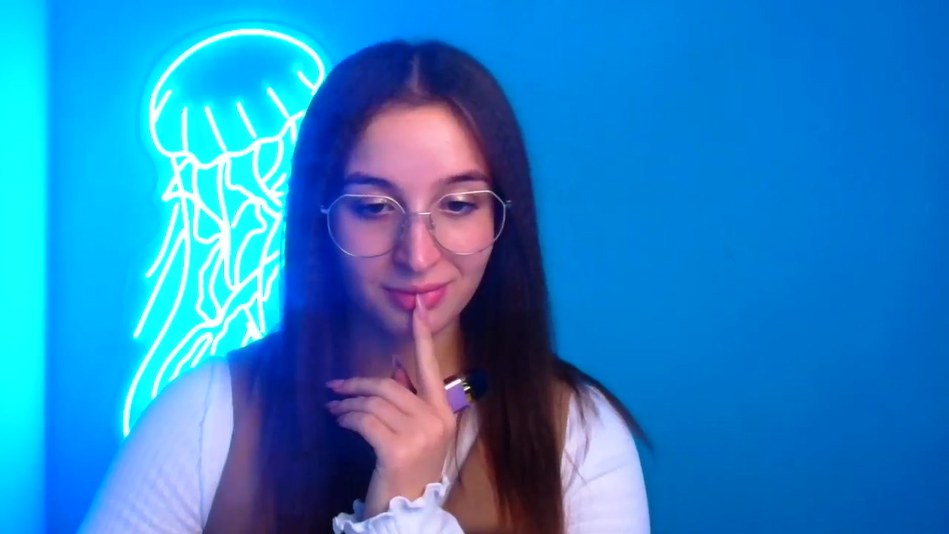 Gallery image thumbnail from Lilli_Fun's myfreecams stream on, 12/08/2024, 18:09 image 15 of 20