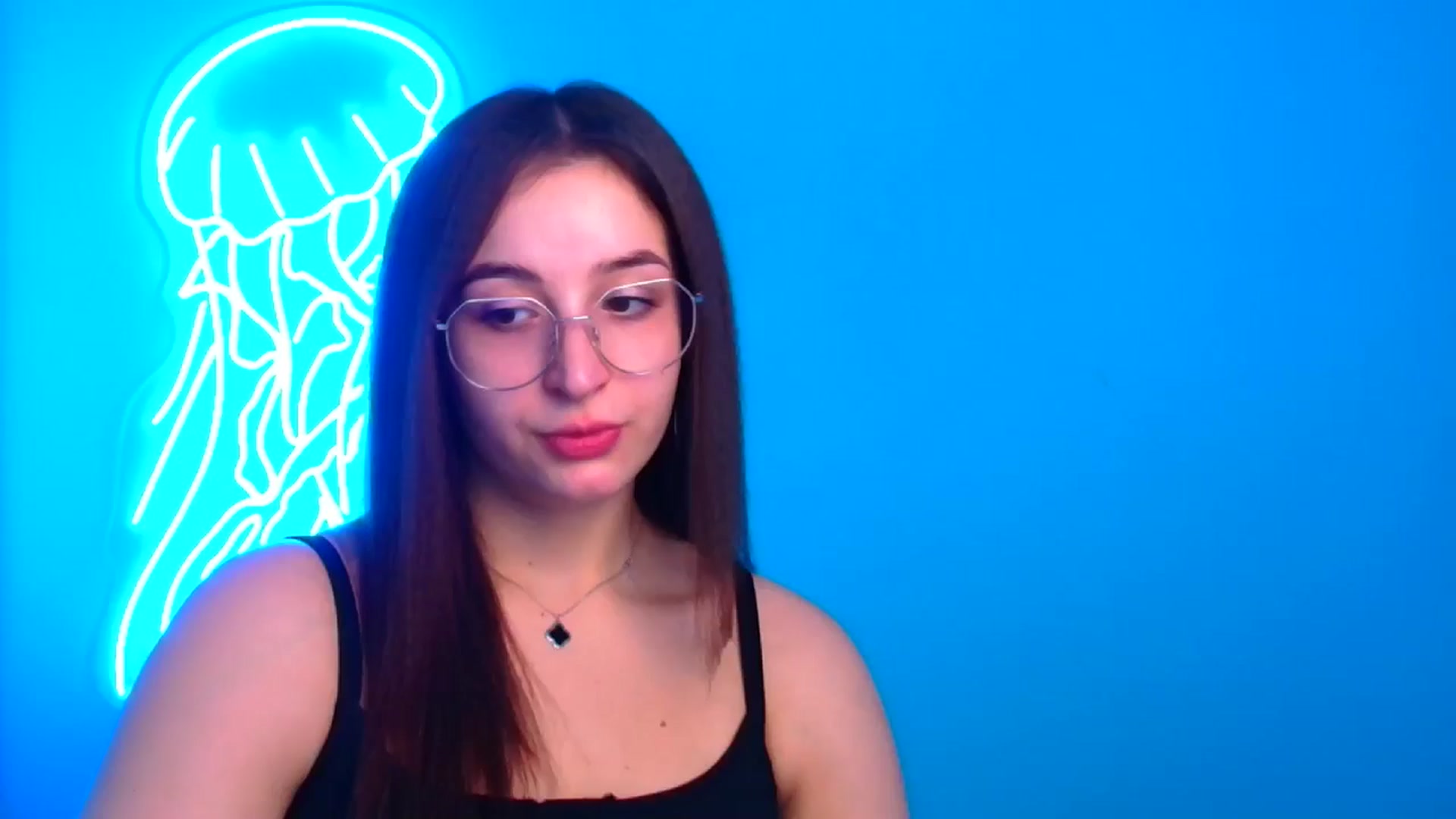 Gallery image thumbnail from Lilli_Fun's myfreecams stream on, 12/15/2024, 13:08 image 18 of 20