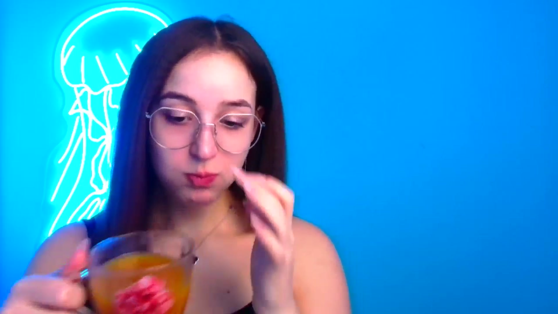 Gallery image thumbnail from Lilli_Fun's myfreecams stream on, 12/15/2024, 13:08 image 2 of 20