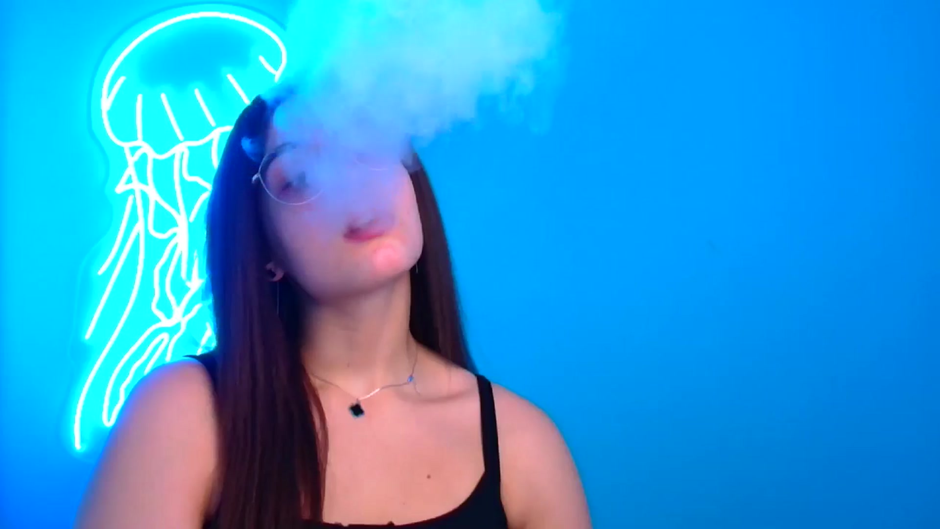Gallery image thumbnail from Lilli_Fun's myfreecams stream on, 12/15/2024, 13:36 image 3 of 20