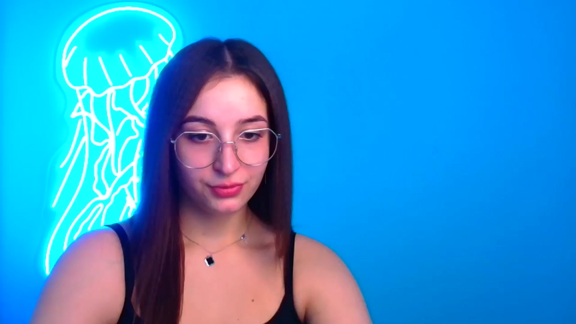 Gallery image thumbnail from Lilli_Fun's myfreecams stream on, 12/15/2024, 13:36 image 8 of 20