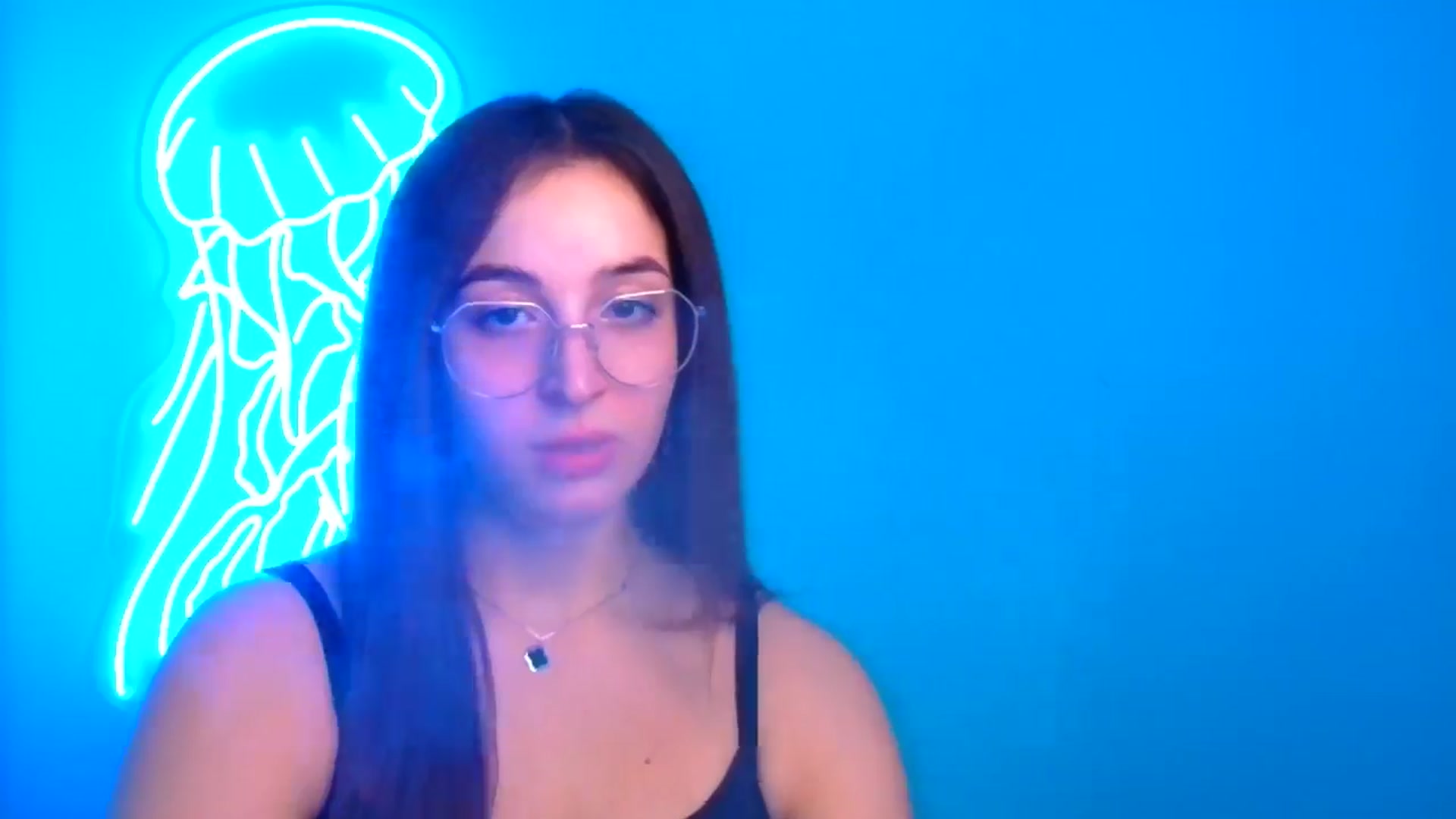 Gallery image thumbnail from Lilli_Fun's myfreecams stream on, 12/15/2024, 13:36 image 5 of 20