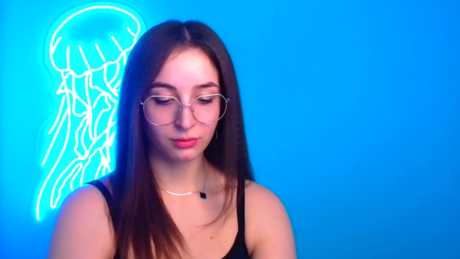 Gallery image thumbnail from Lilli_Fun's myfreecams stream on, 12/15/2024, 13:36 image 9 of 20
