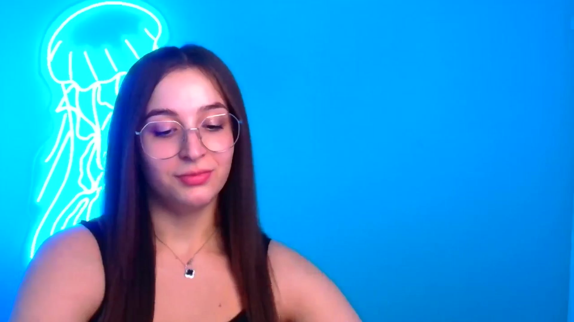 Gallery image thumbnail from Lilli_Fun's myfreecams stream on, 12/15/2024, 15:40 image 16 of 20